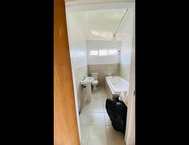 3 BEDROOM HOUSE FOR SALE IN BEZUIDENHOUT VALLEY